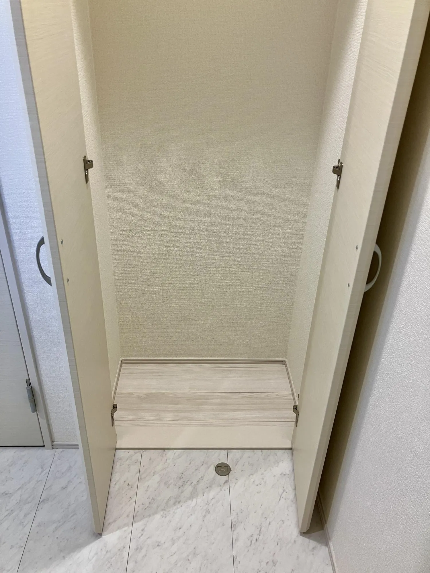 【1階 洗面所 収納】