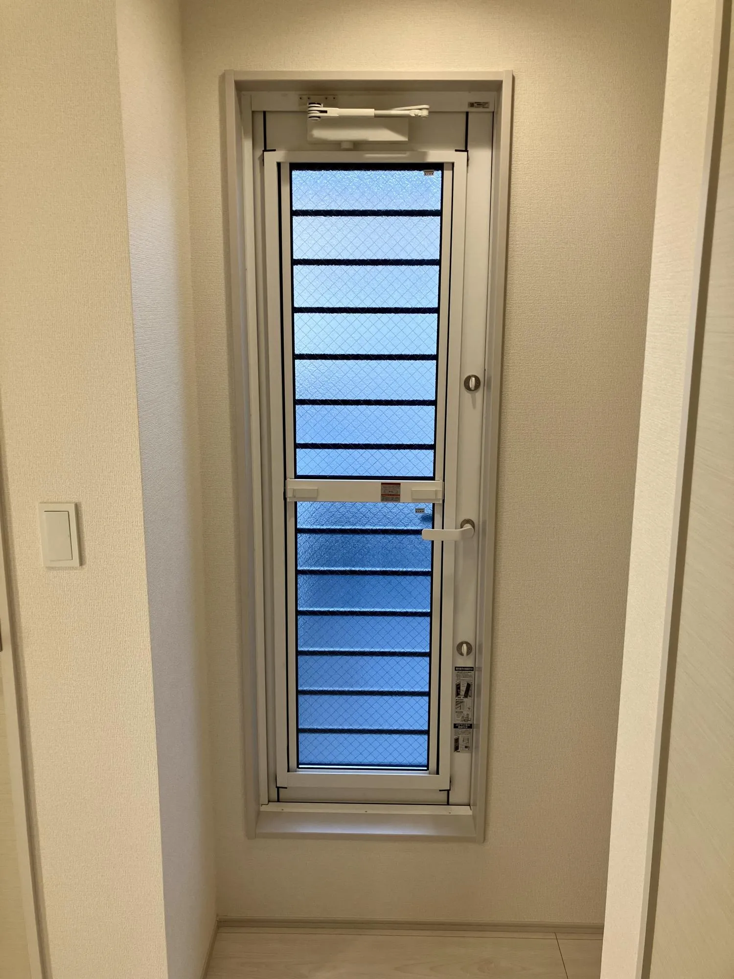 【内観 2階 バルコニー出入口】