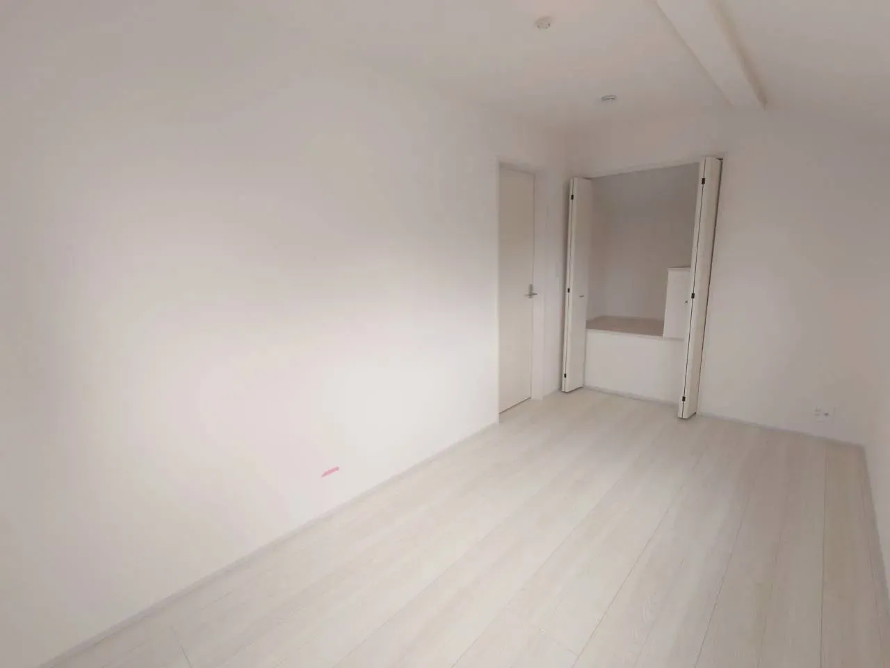 5号棟:洋室(5.6帖)