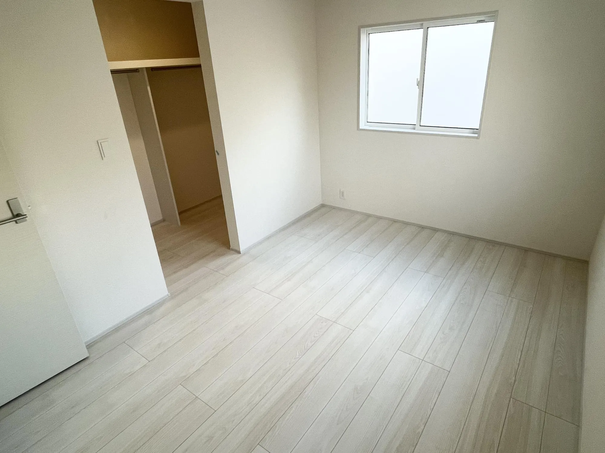 洋室6帖　2号棟