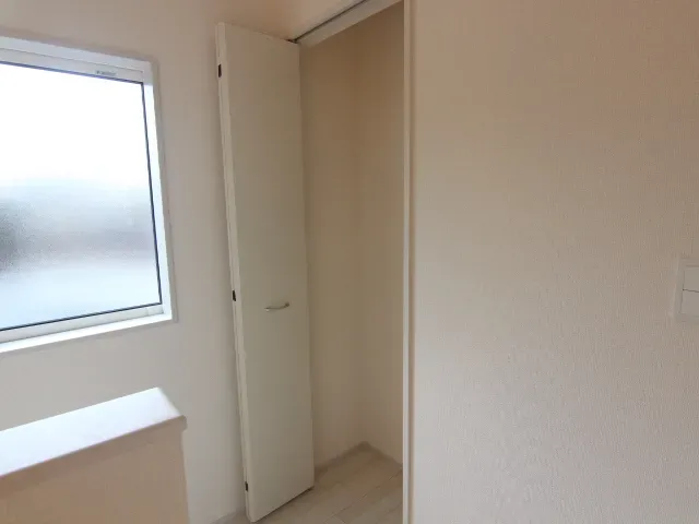 2階廊下収納 5号棟