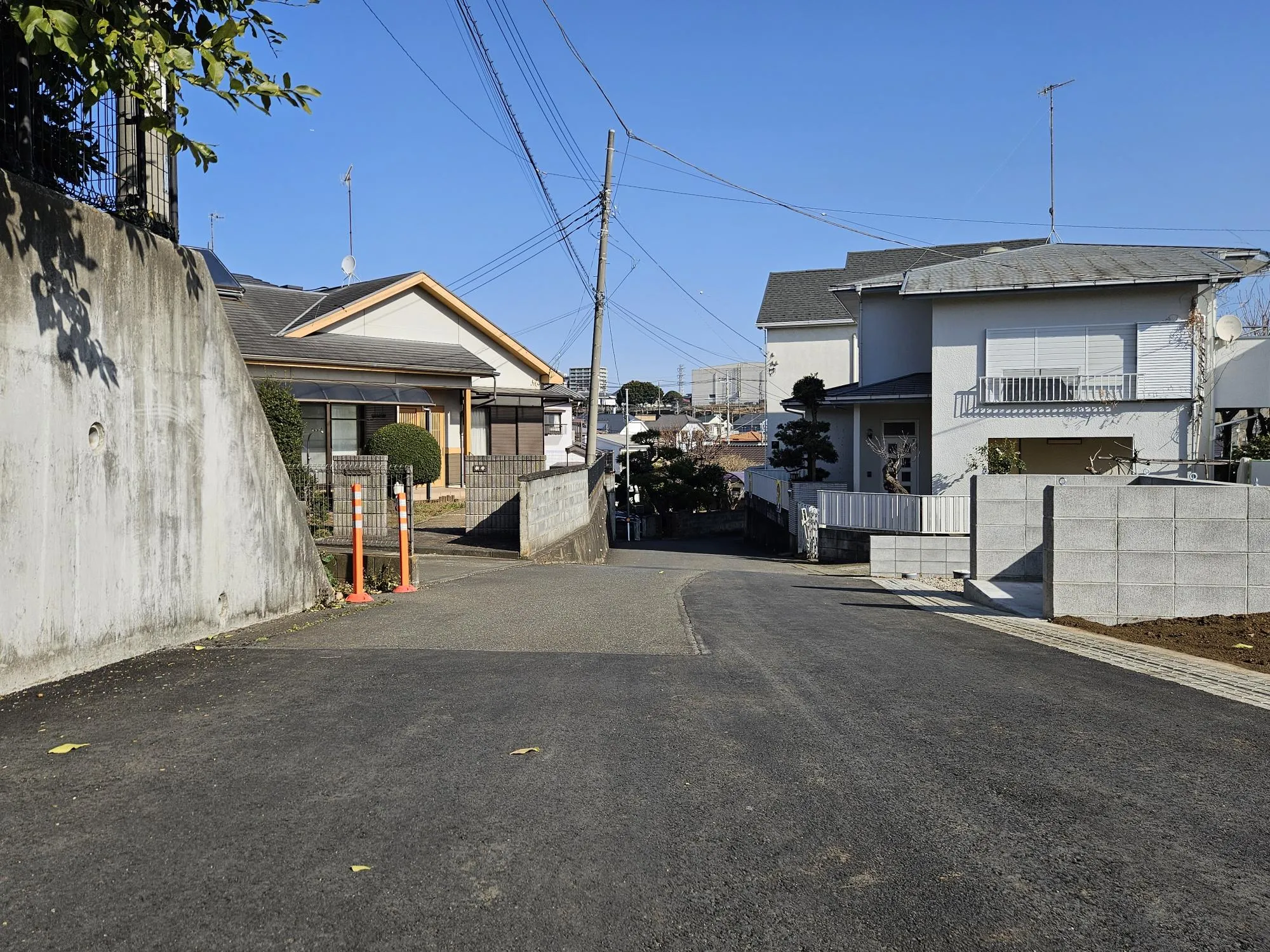 前面道路(西4.5m公道)
