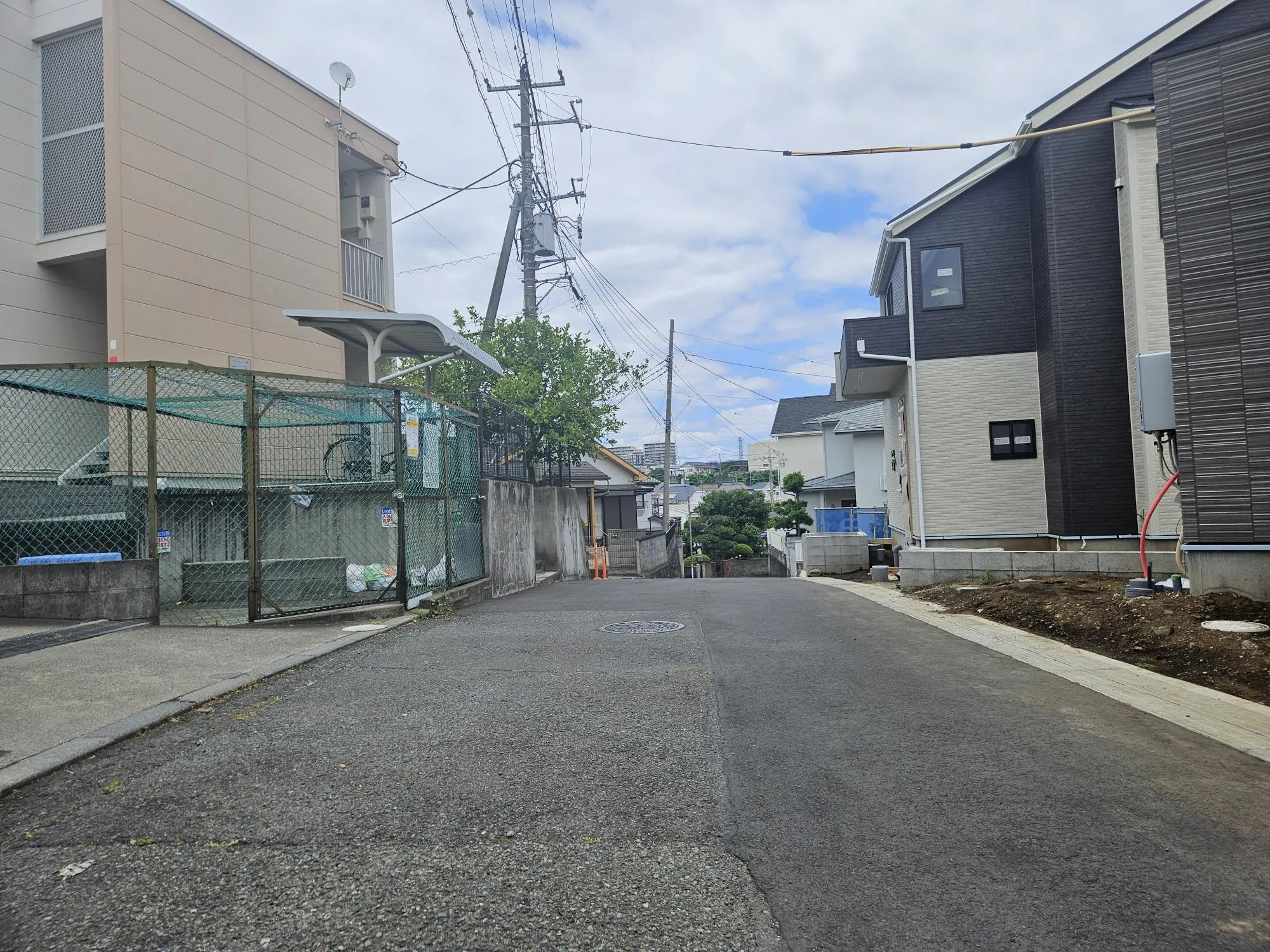 前面道路(西4.5m公道)