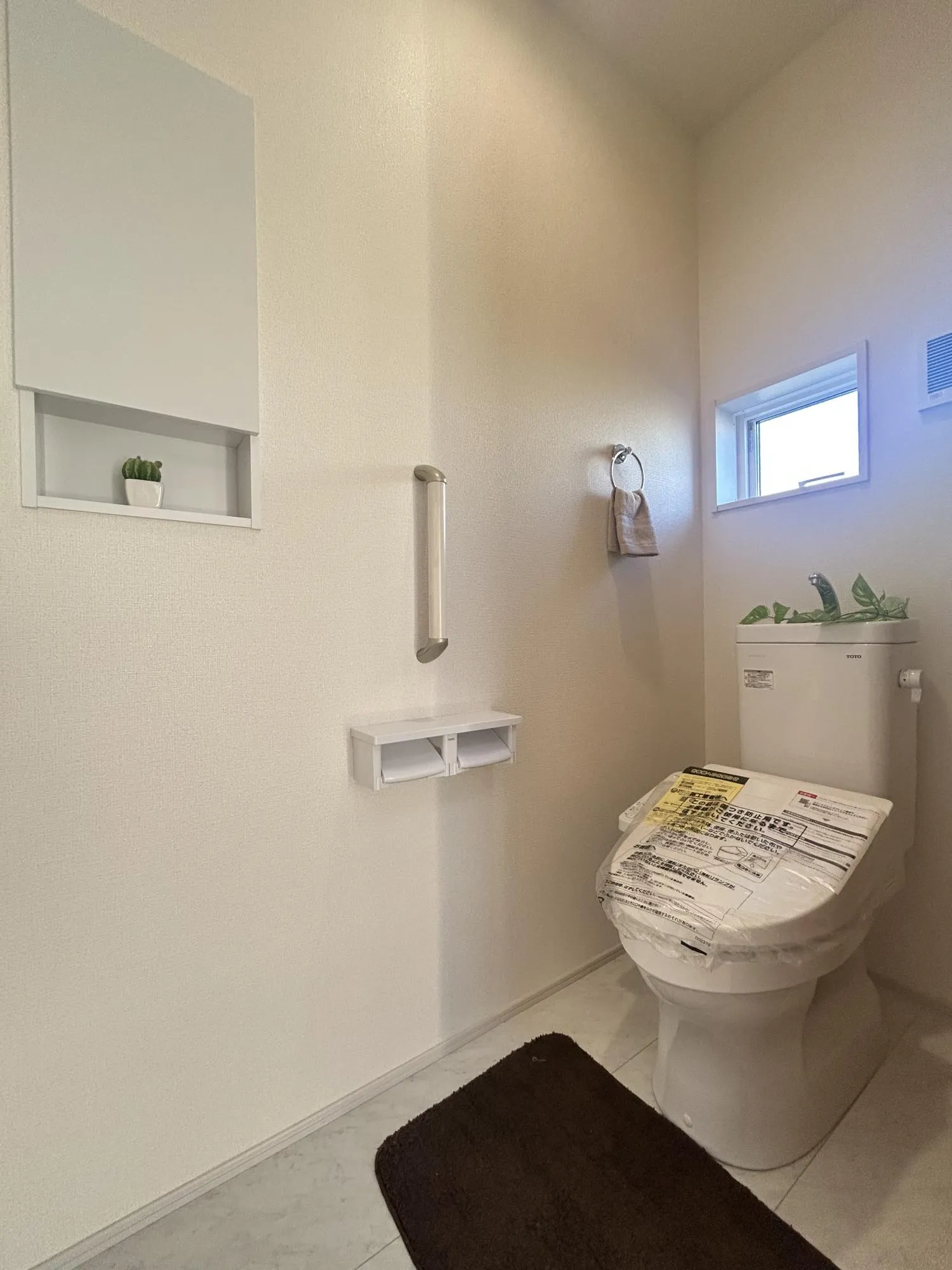 トイレは1階2階に1つずつ完備◎温水洗浄便座付きで寒い冬の日も安心◎