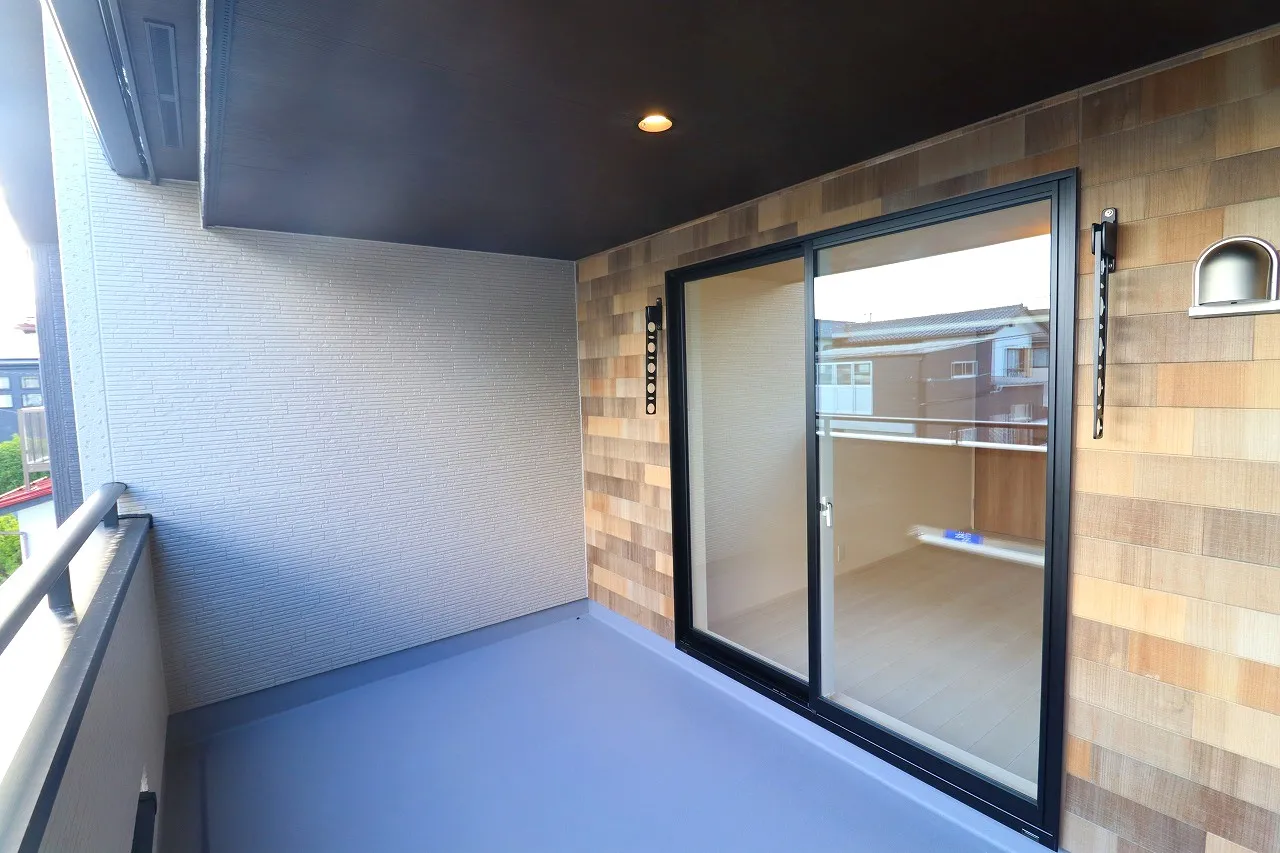 【2号棟インナーバルコニー】