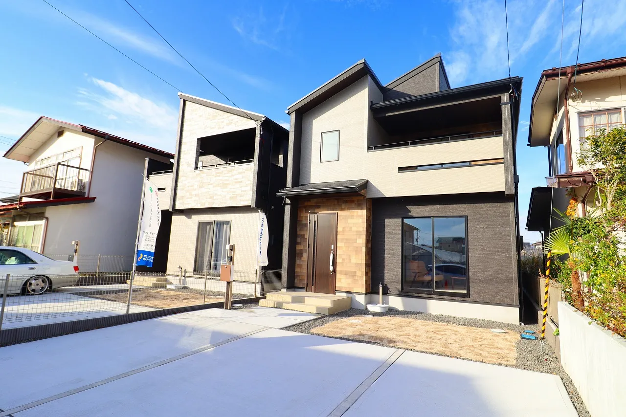 【2号棟外観写真】