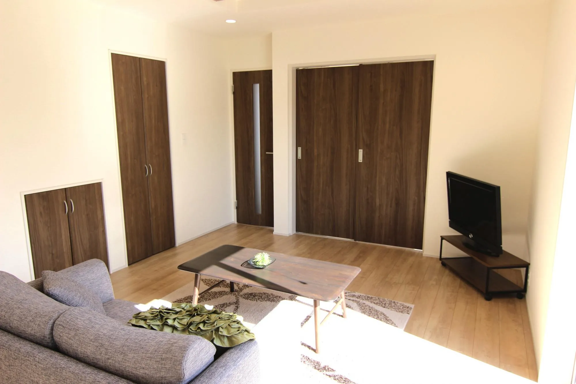 ソファーセットを配置しても余裕のリビングスペース