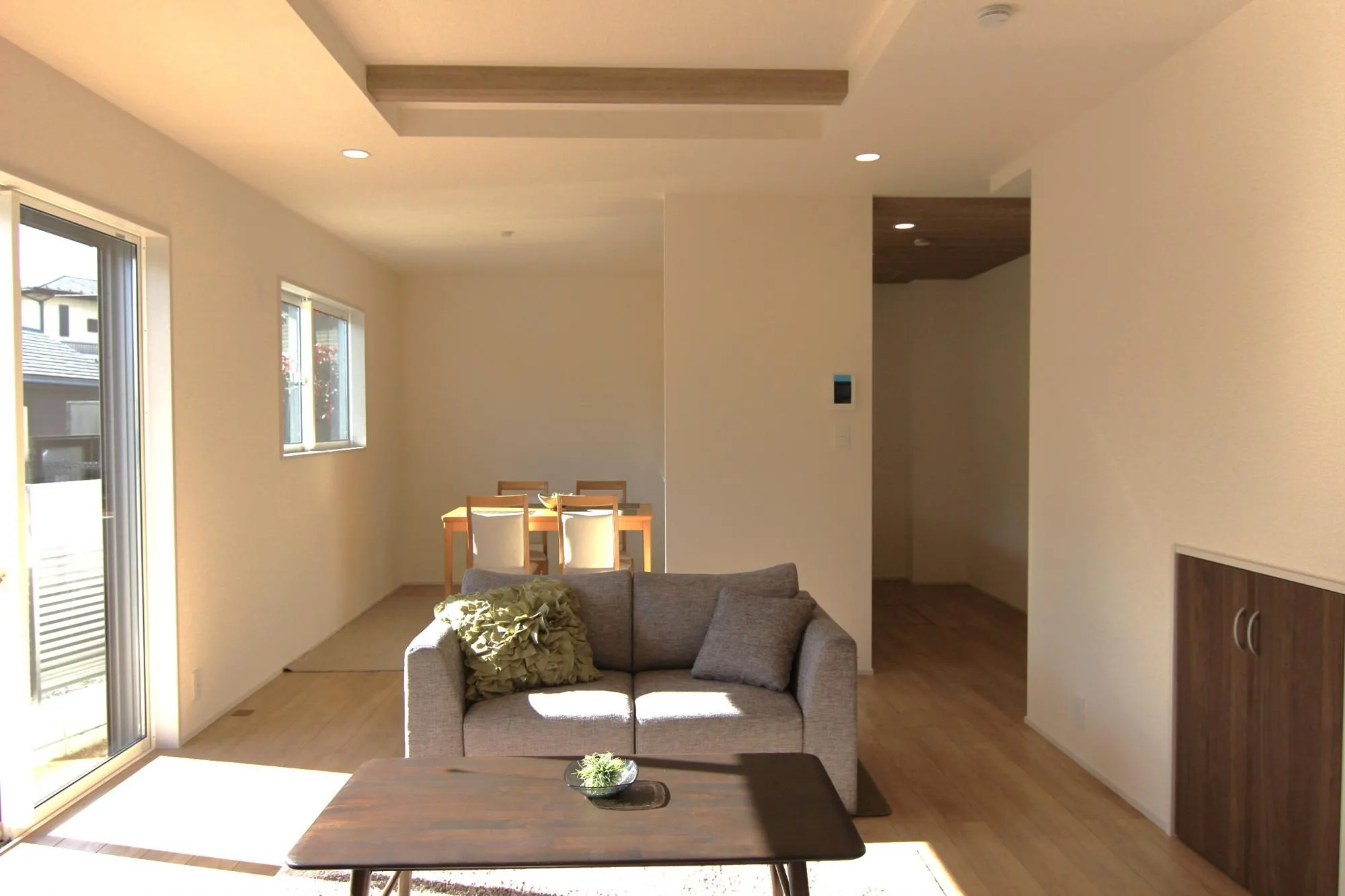 南向きに大きな窓のあるLDKは家族が集まる憩いの空間