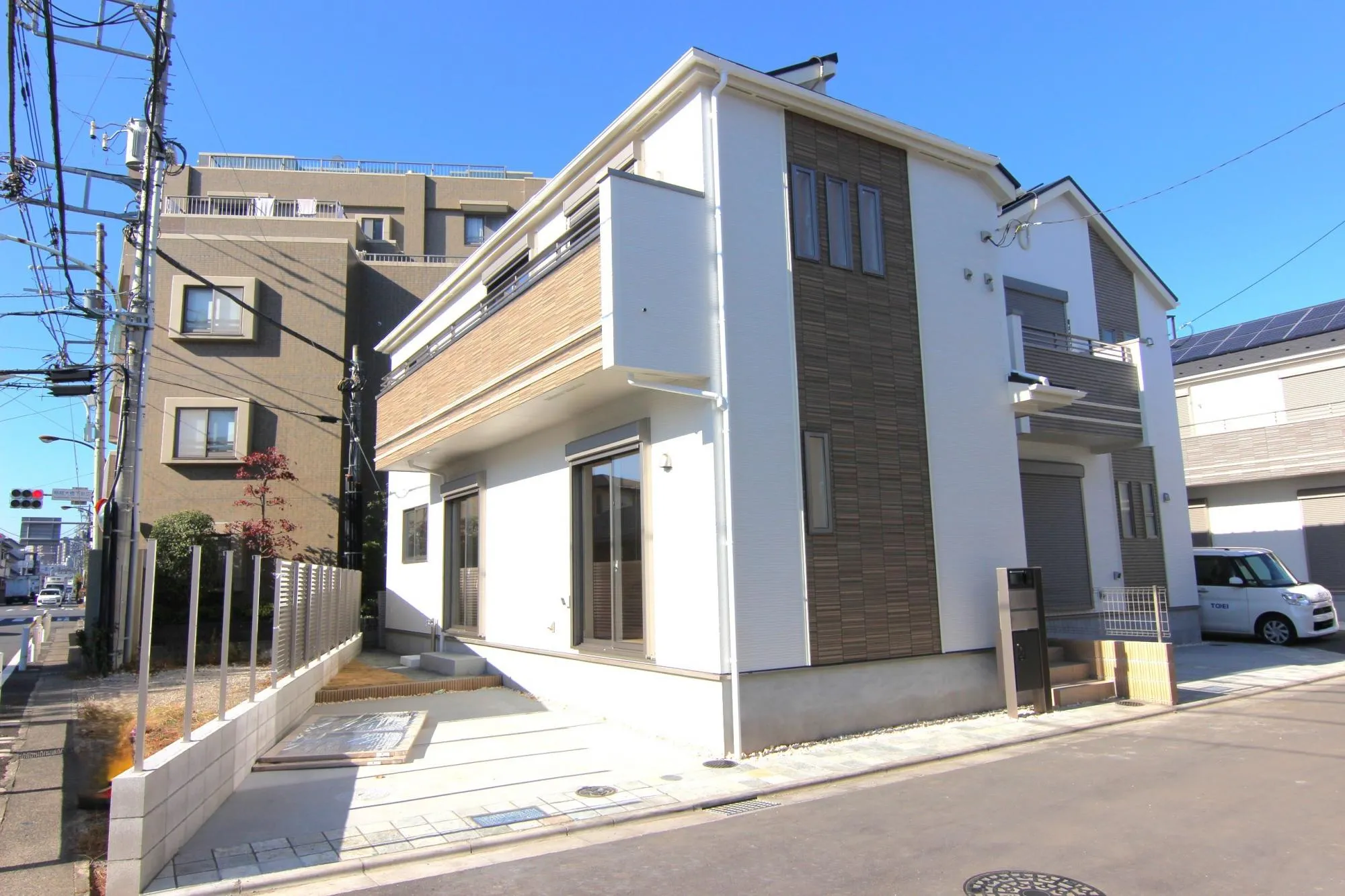 長年住んでも飽きの来ないシンプルながらも表情のある外観が特徴です。