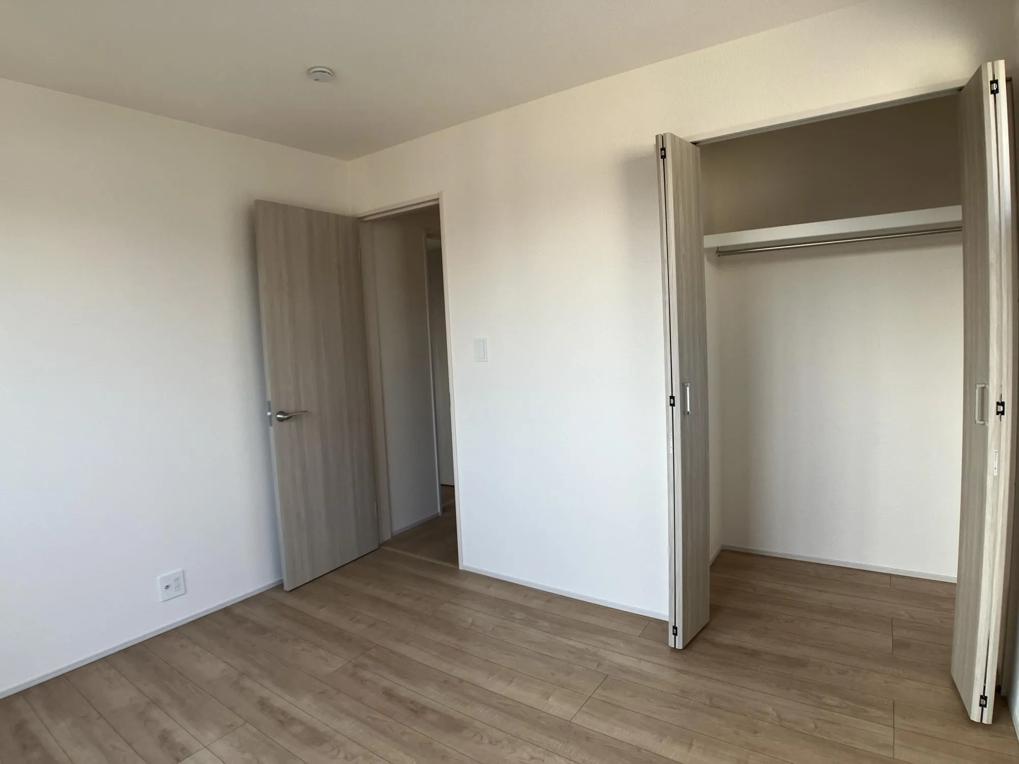 南東側5.25帖居室