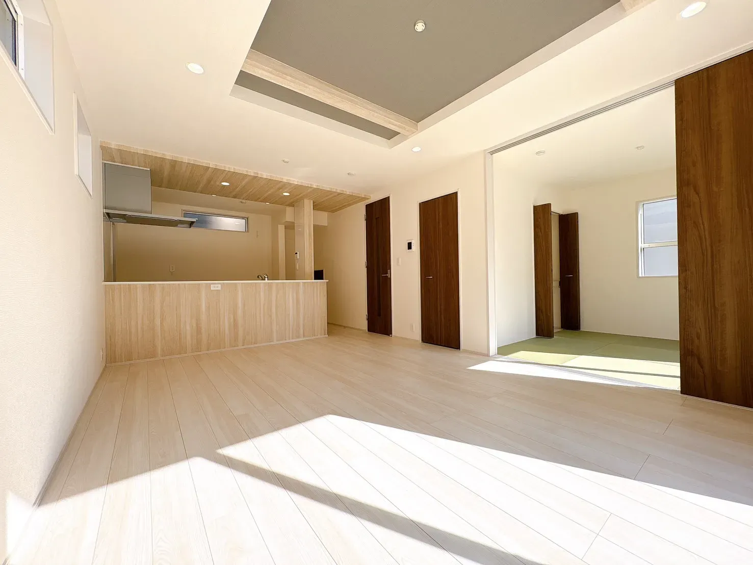 【リビング】広々17帖のリビングダイニング