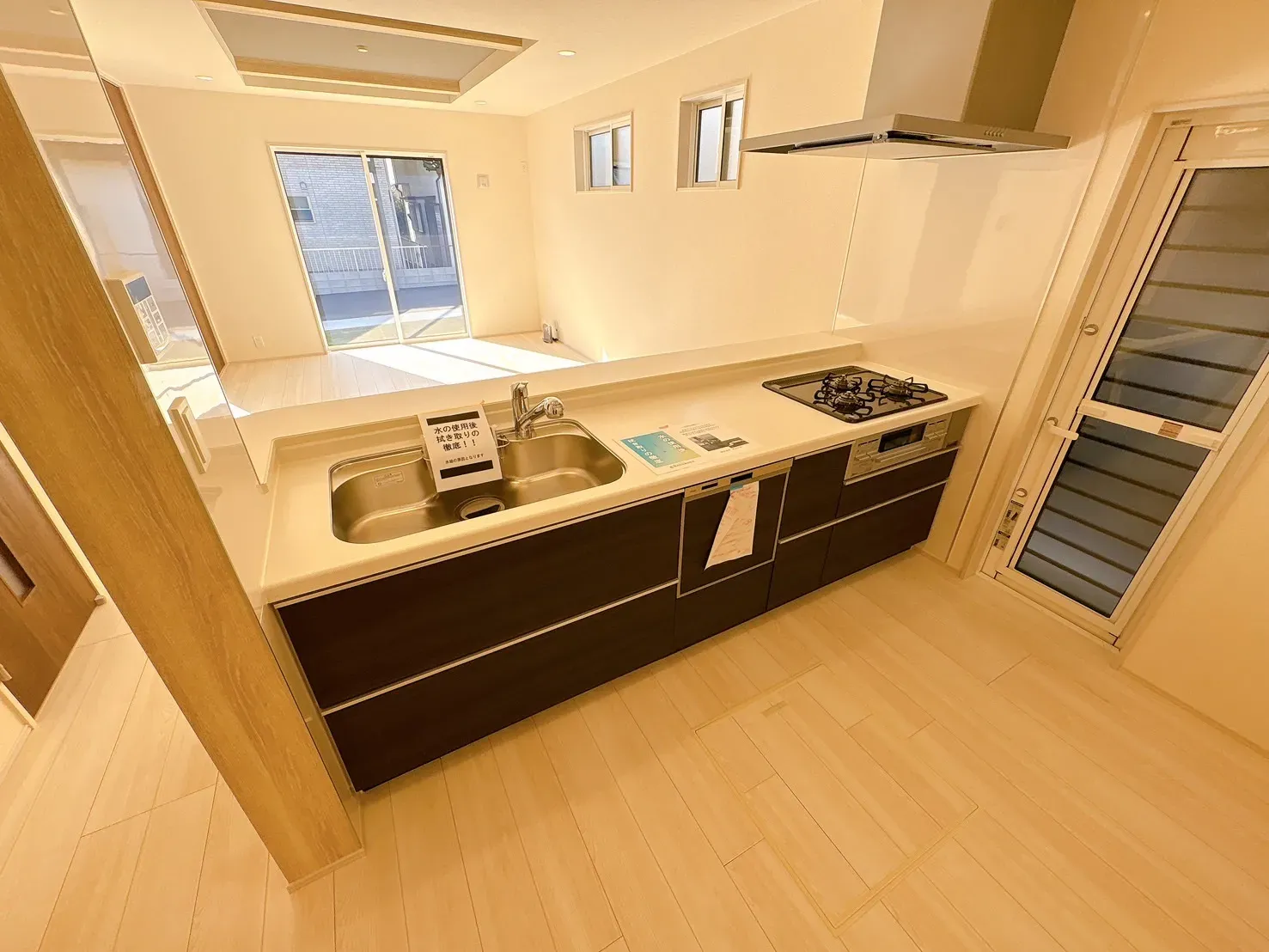 【キッチン】食洗器乾燥機、浄水器蛇口の設備充実の広々としたシステムキッチンです♪