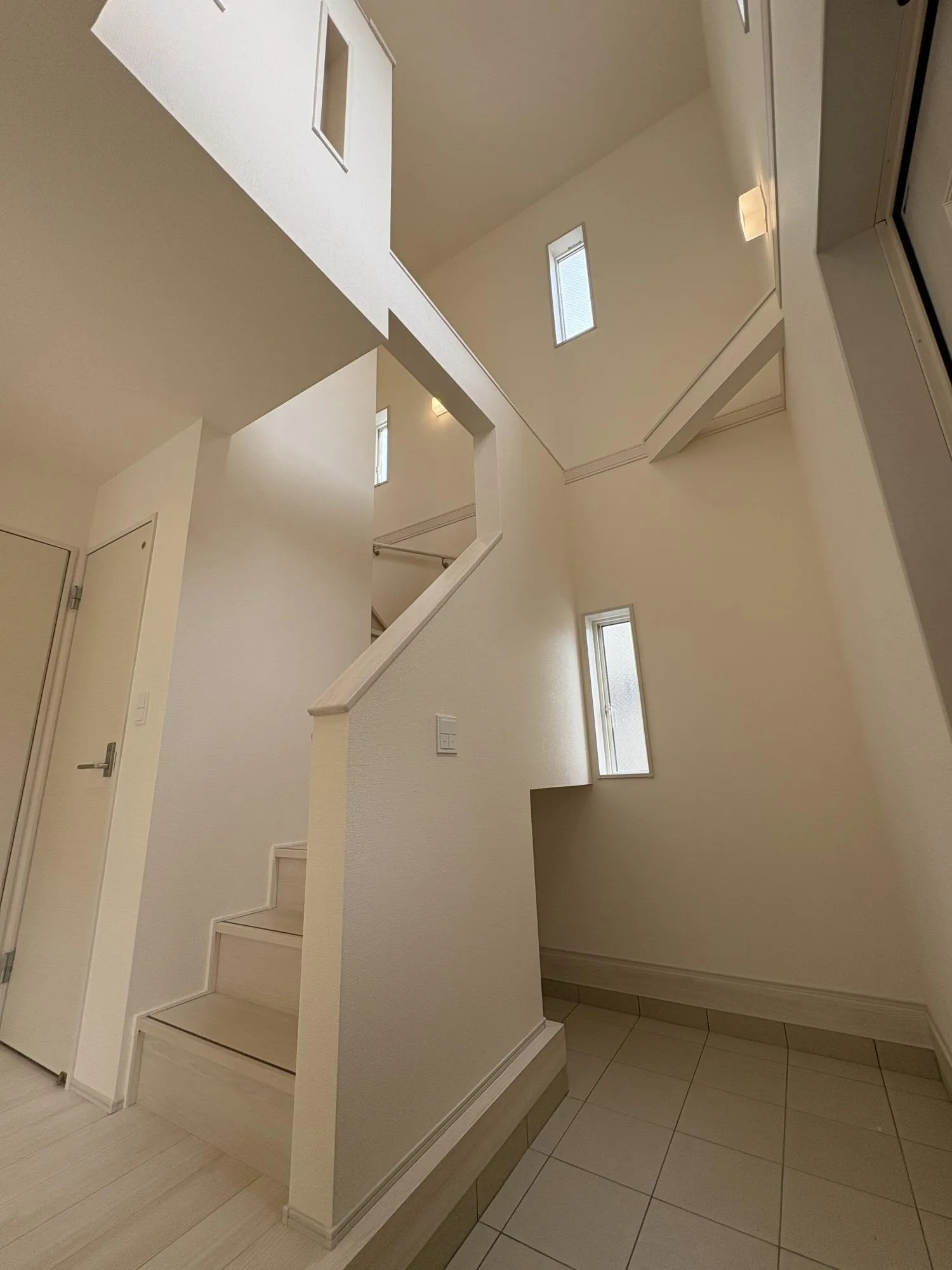 8号棟　玄関吹抜