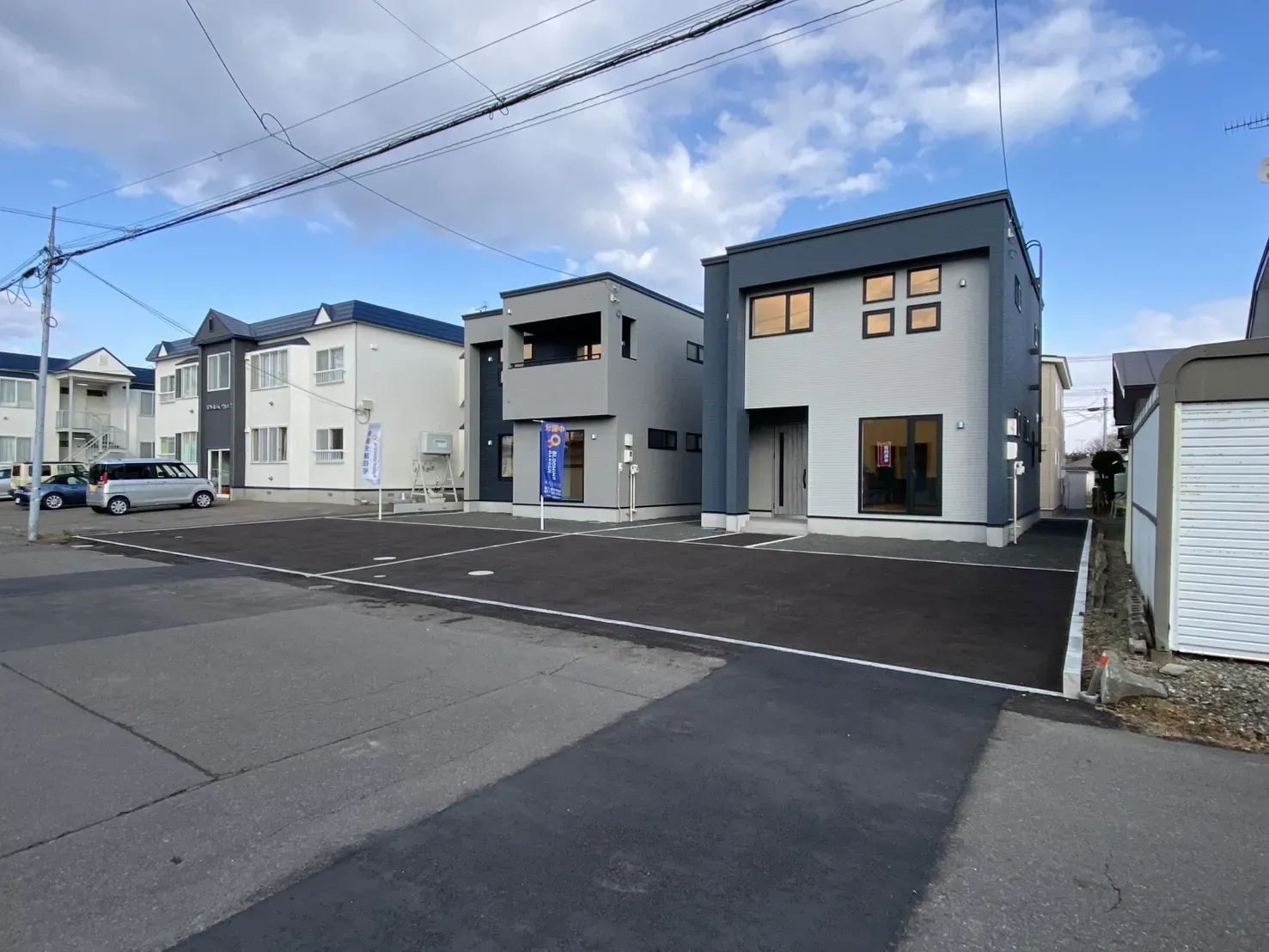 1号棟(左)、2号棟(右)