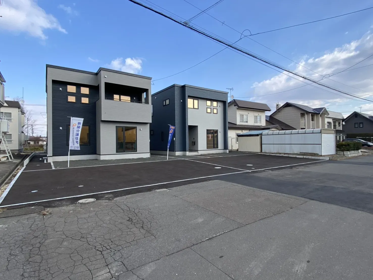 1号棟(左)、2号棟(右)