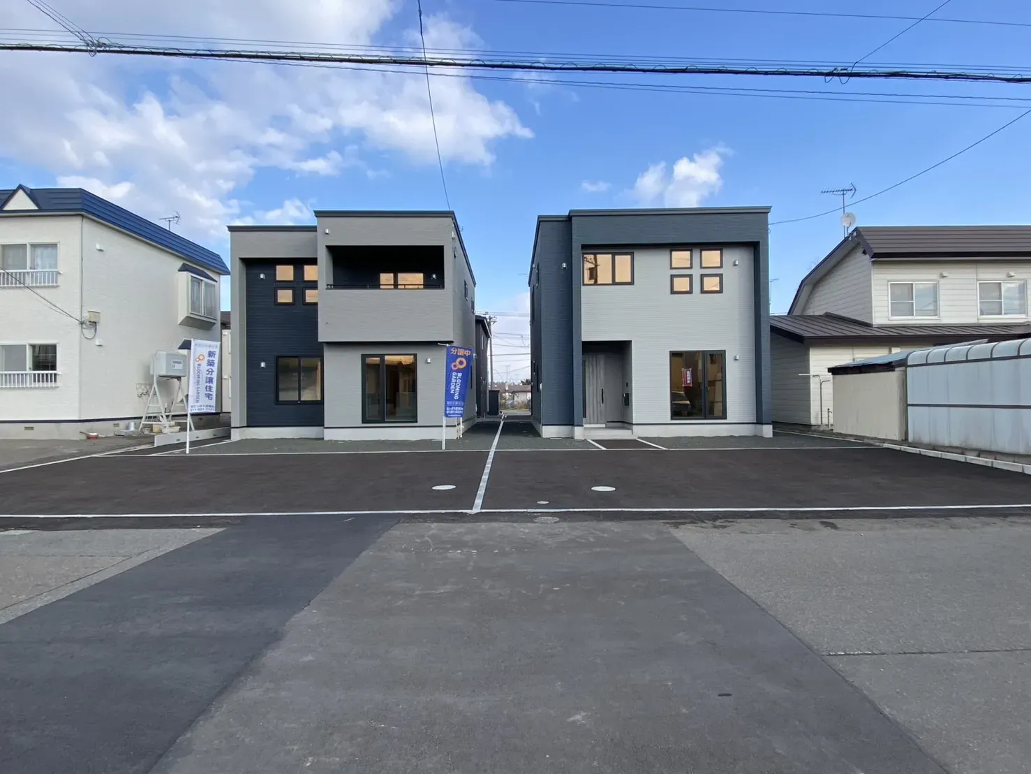 1号棟(左)、2号棟(右)