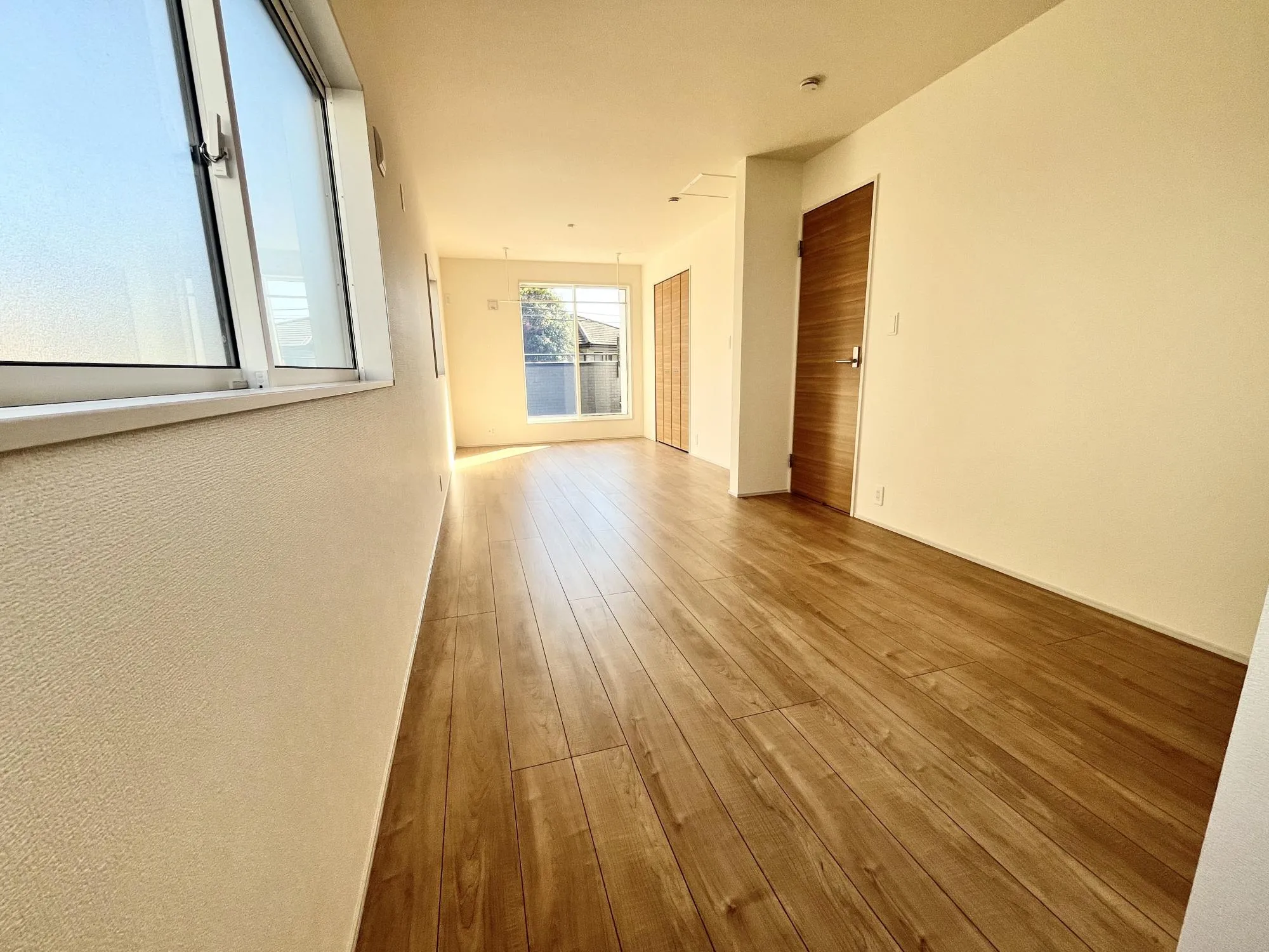 ライフプランに応じて2部屋に出来る可変型洋室(間仕切り壁工事は有償です)【5号棟】