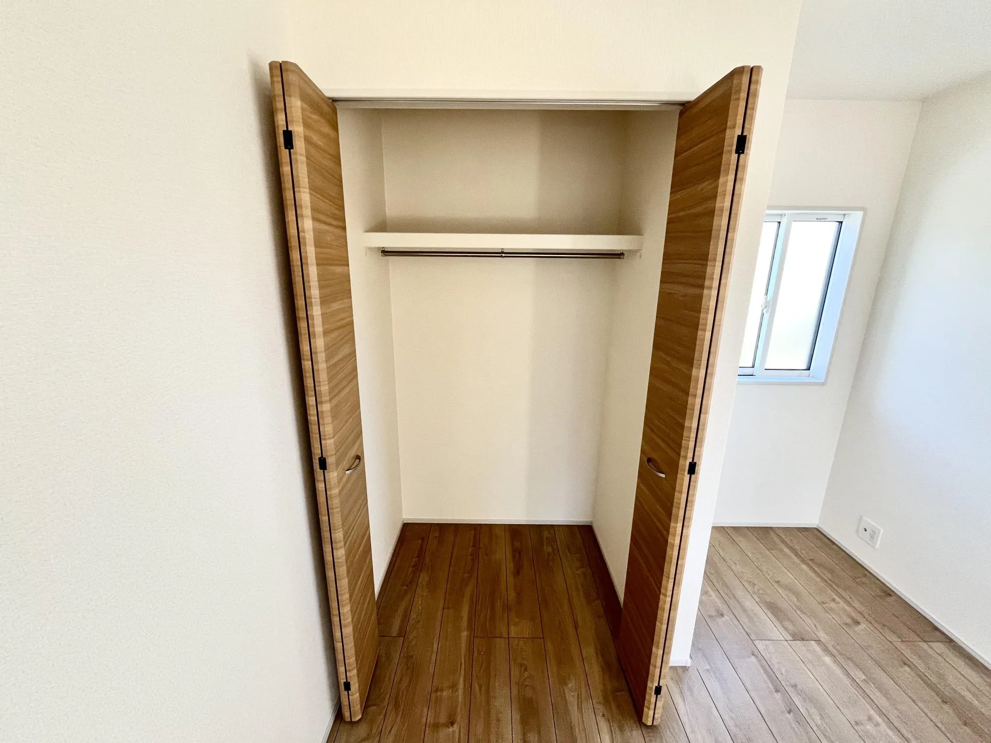 可変型洋室クローゼット【5号棟】