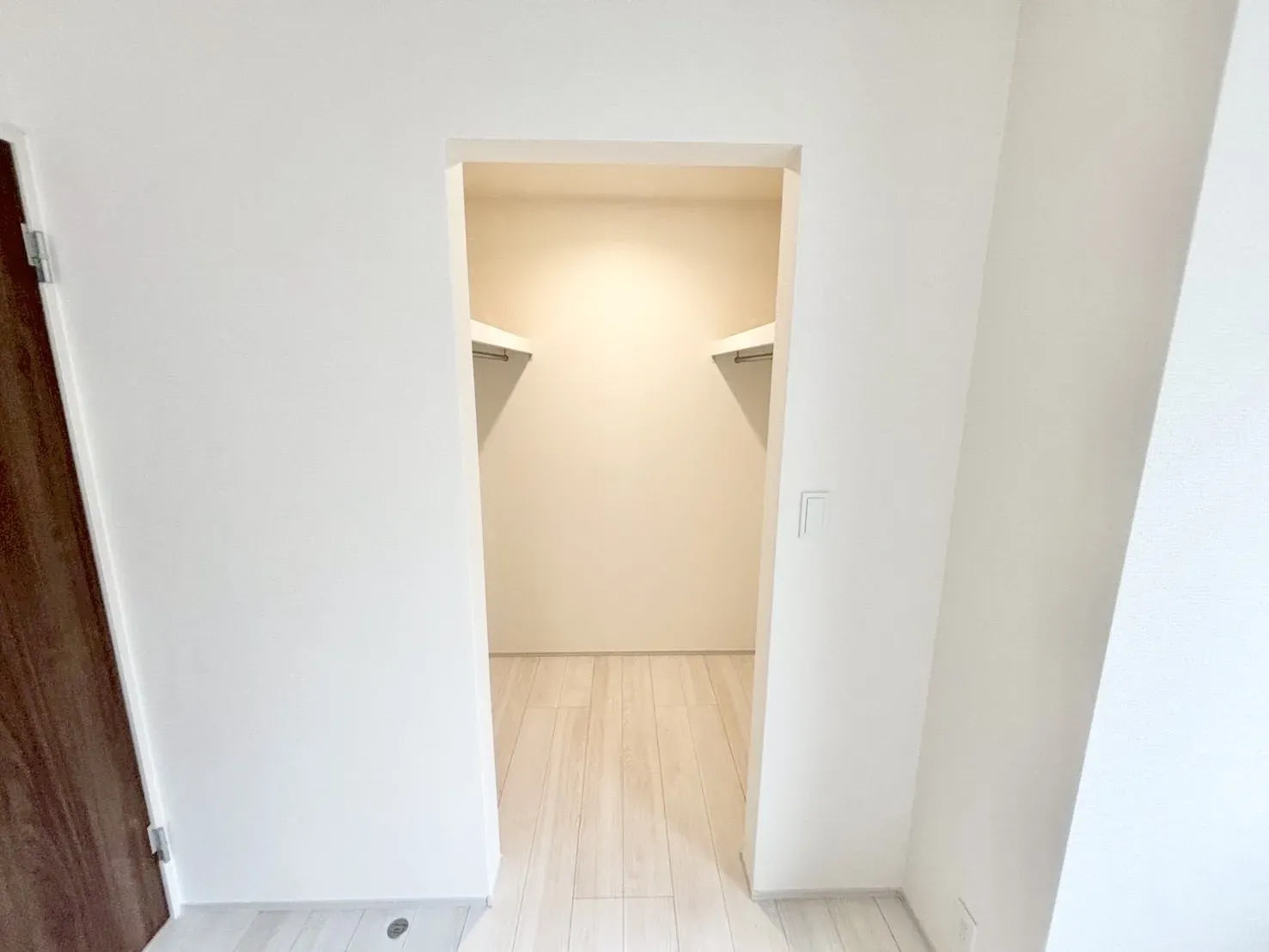 【ウォークインクローゼット(洋室5.25帖) | 8号棟】