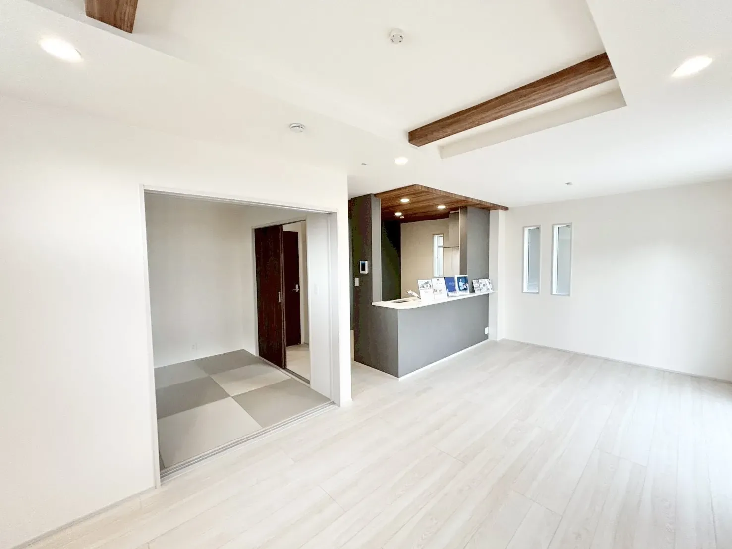 【LDK17.25帖+和室5.25帖 | 8号棟】 