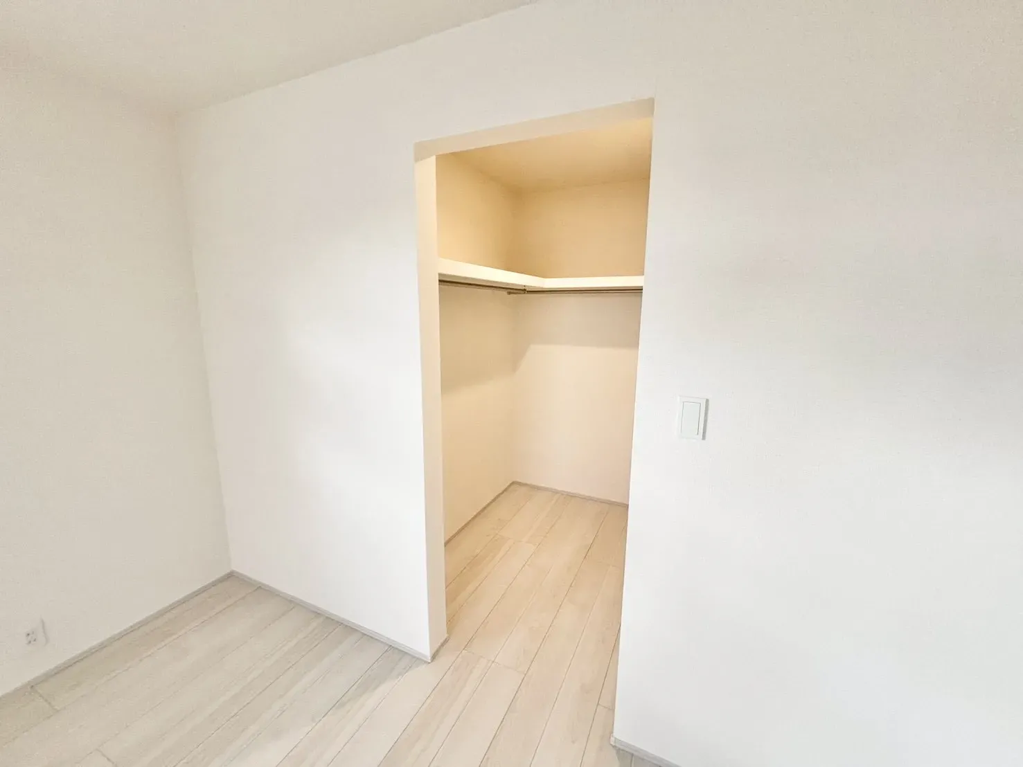 【ウォークインクローゼット(洋室8.0帖) | 8号棟】