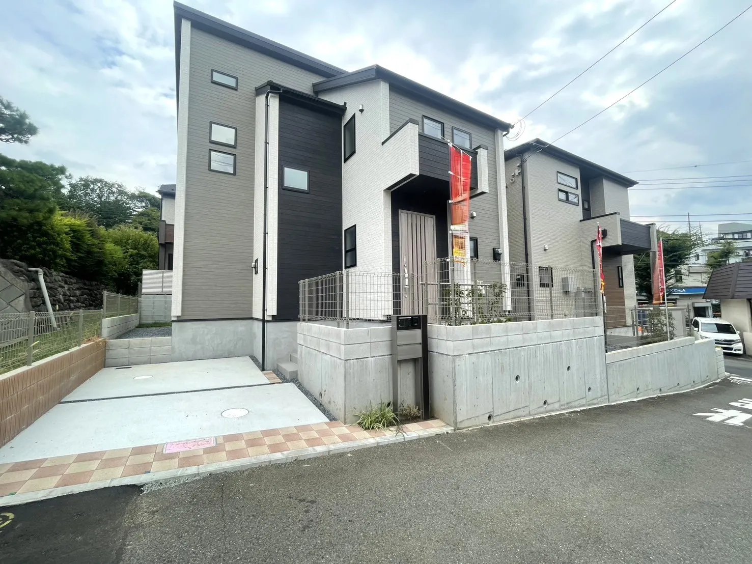 1、2号棟外観(2025年8月撮影)