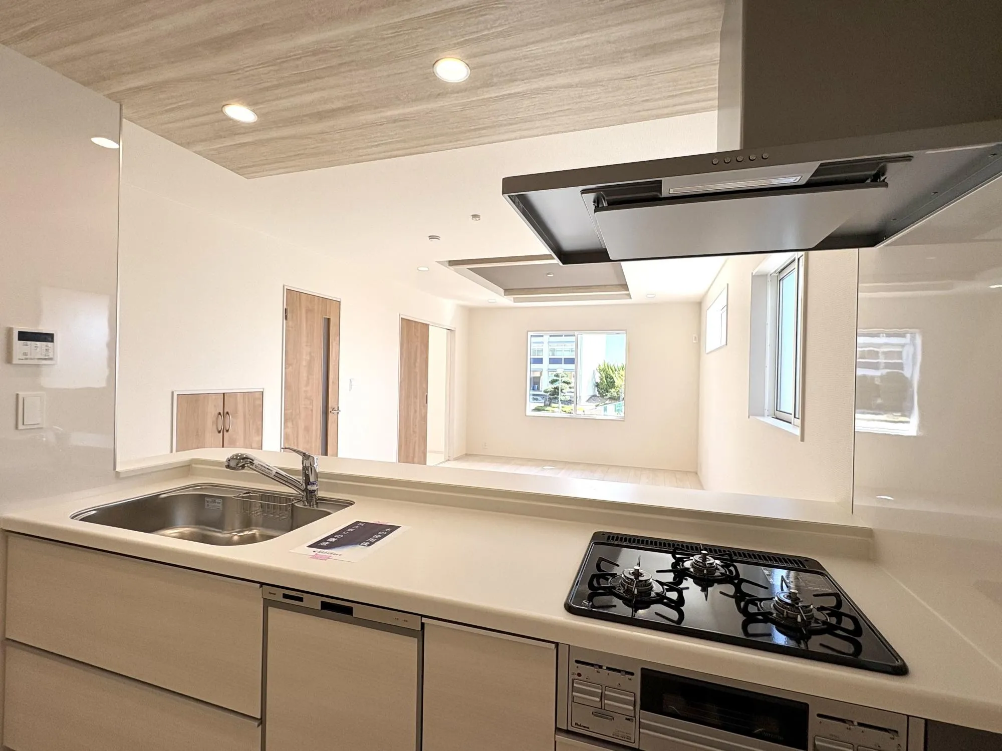 【1号棟 キッチン】