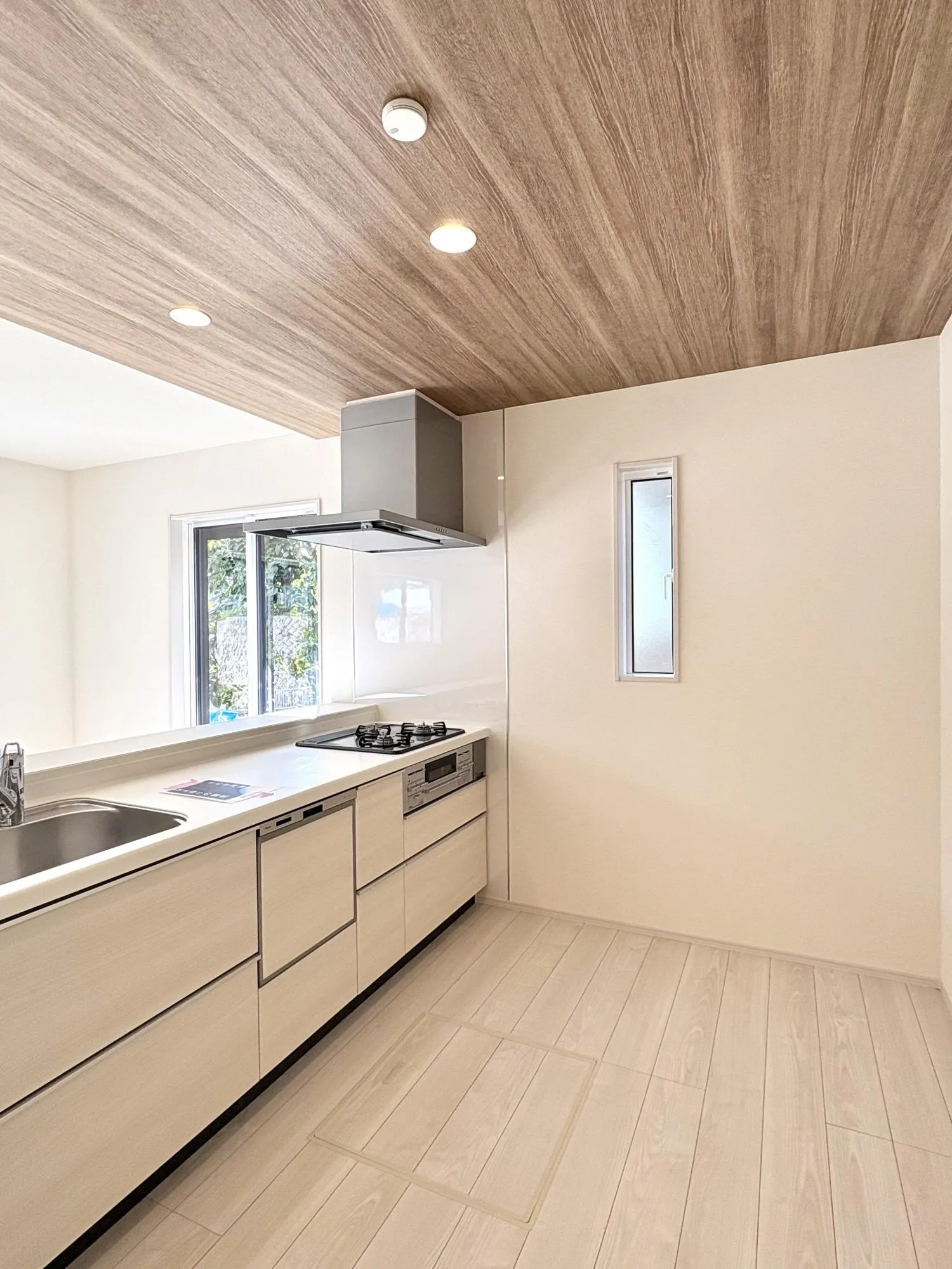 【2号棟 キッチン】