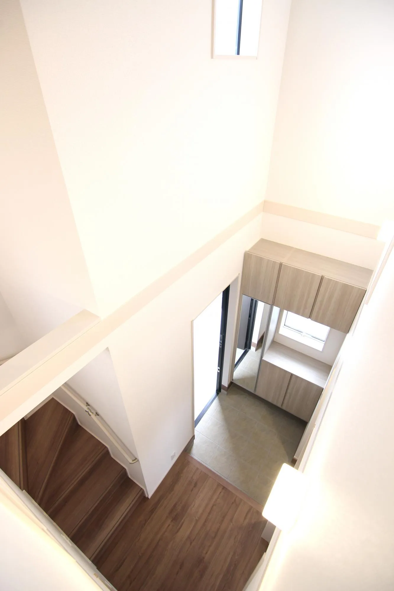 【玄関吹き抜け】