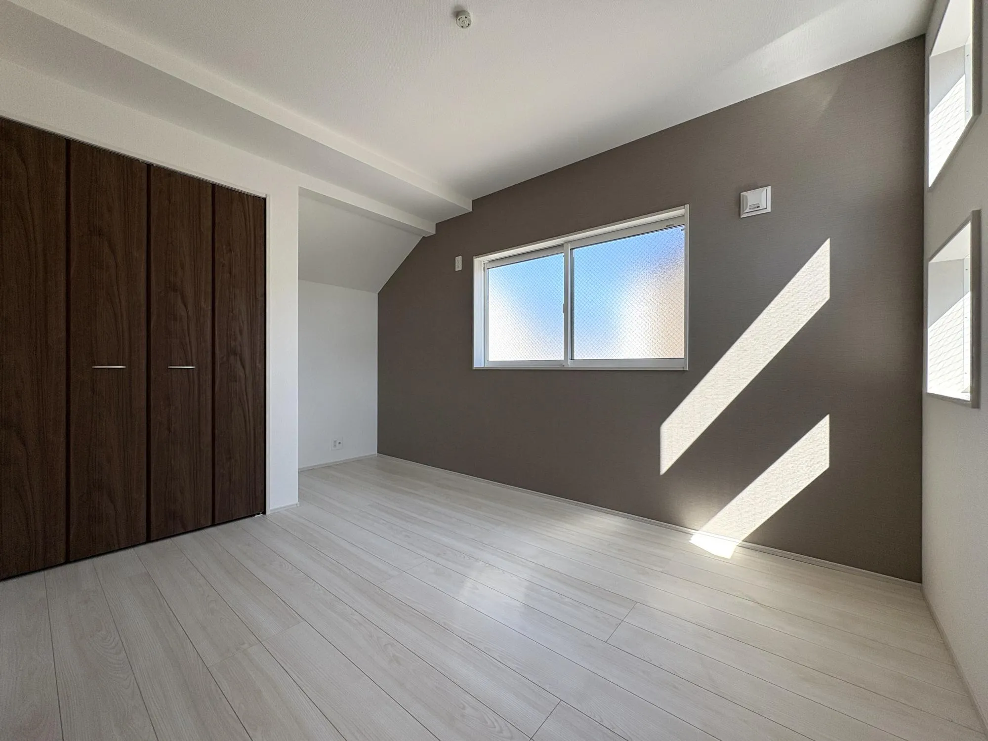 【5号棟/洋室(6.0帖)】