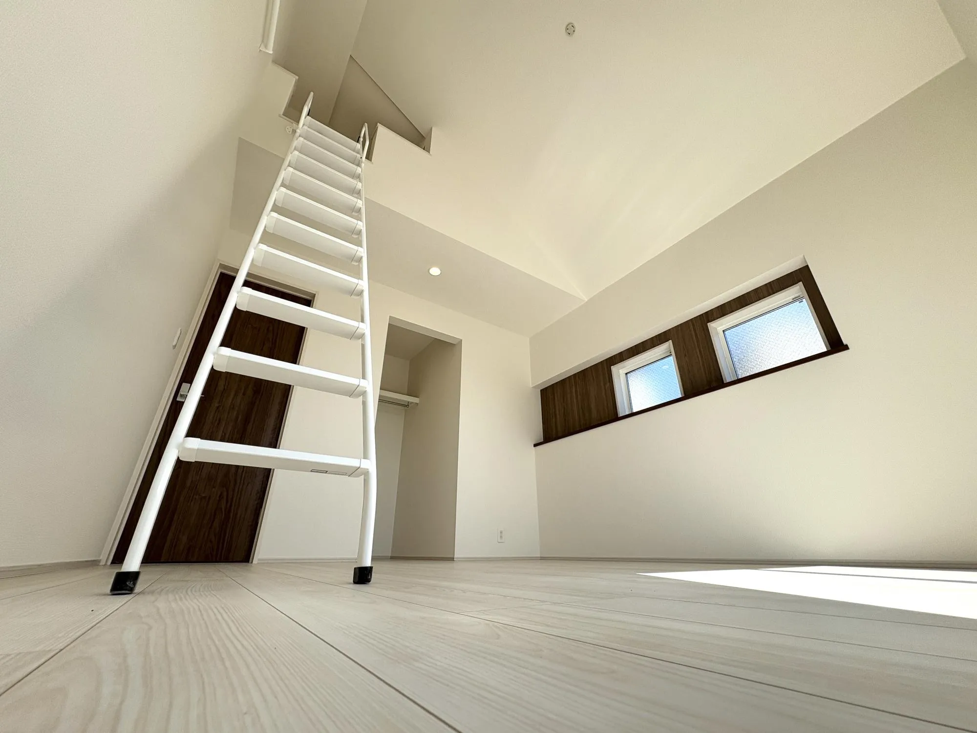 【5号棟/ロフト付き洋室(7.0帖)】