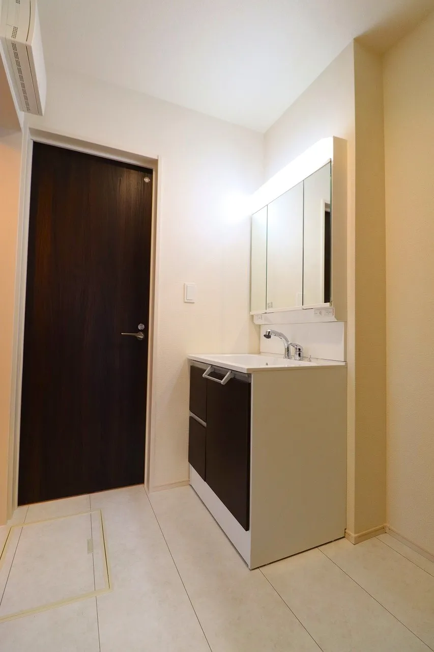 【1号棟洗面所】