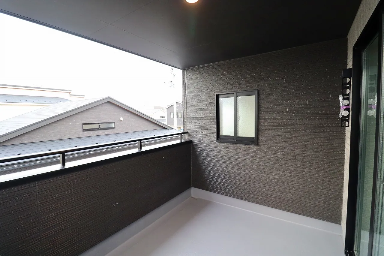 【1号棟インナーバルコニー】 