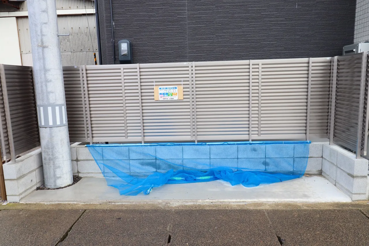 【敷地内ごみ置き場】