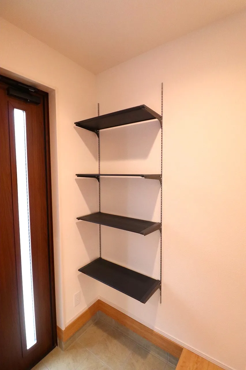 【2号棟玄関収納】