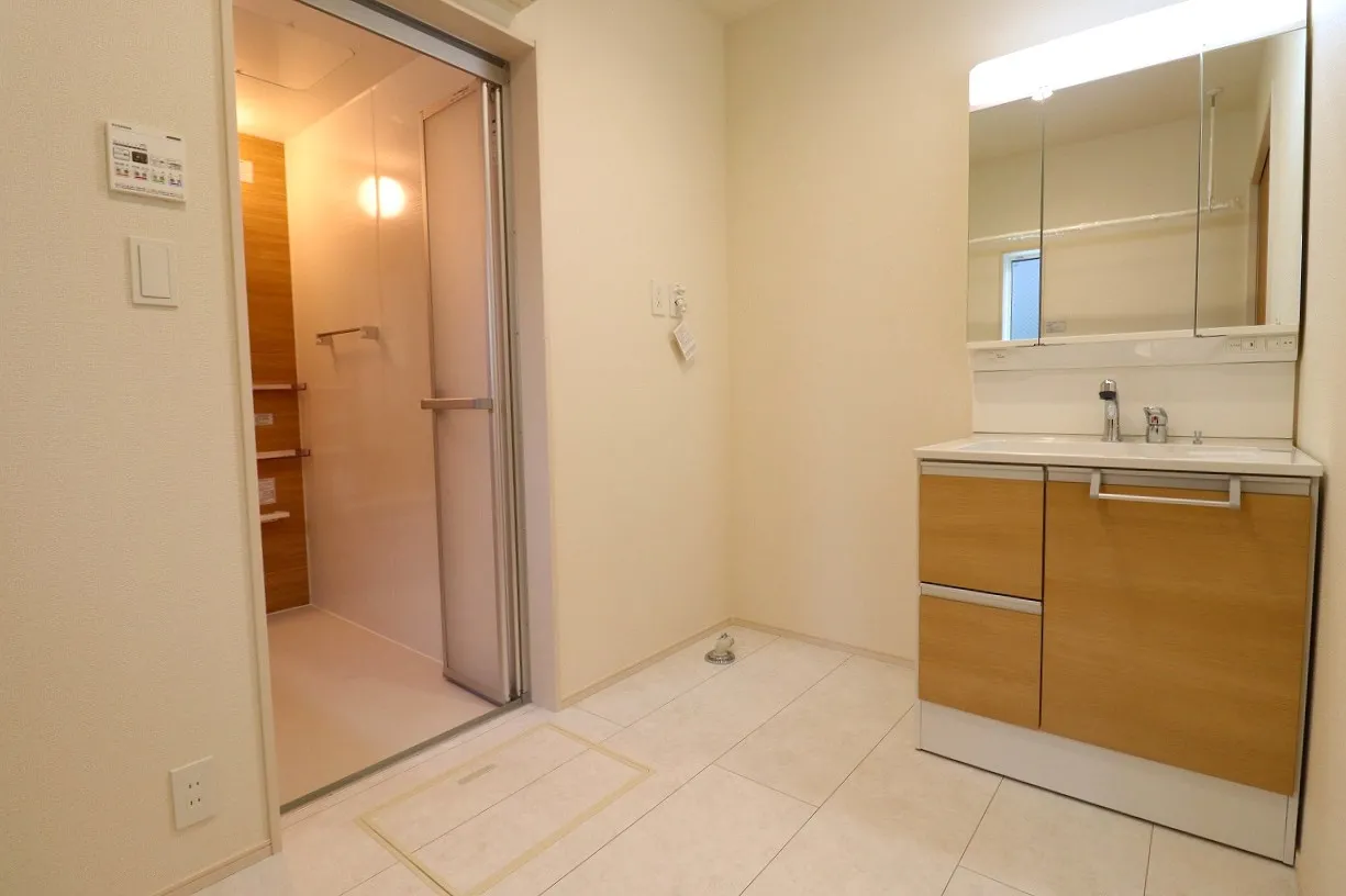 【2号棟洗面所】