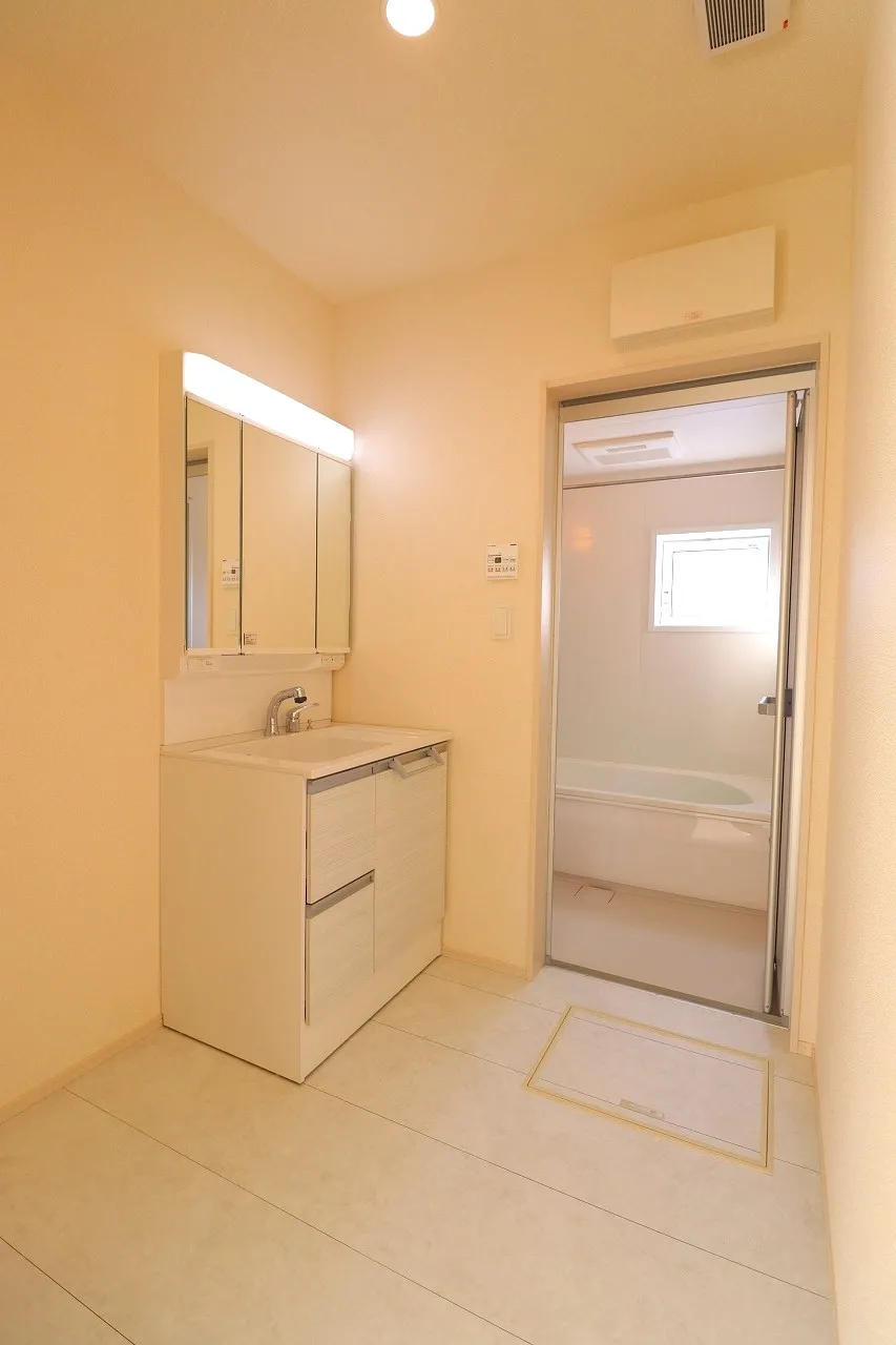 【4号棟洗面所】