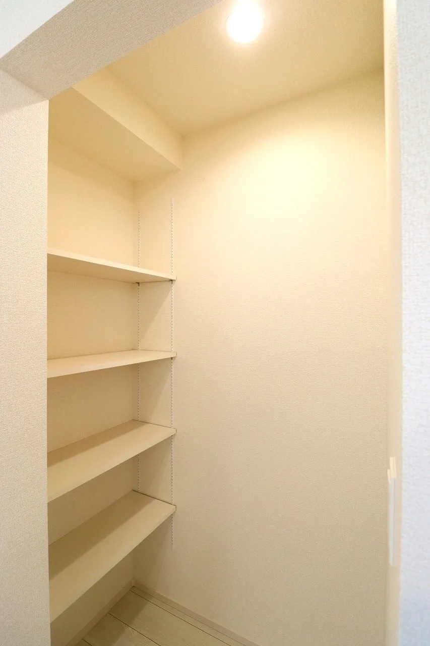 【6号棟パントリー】