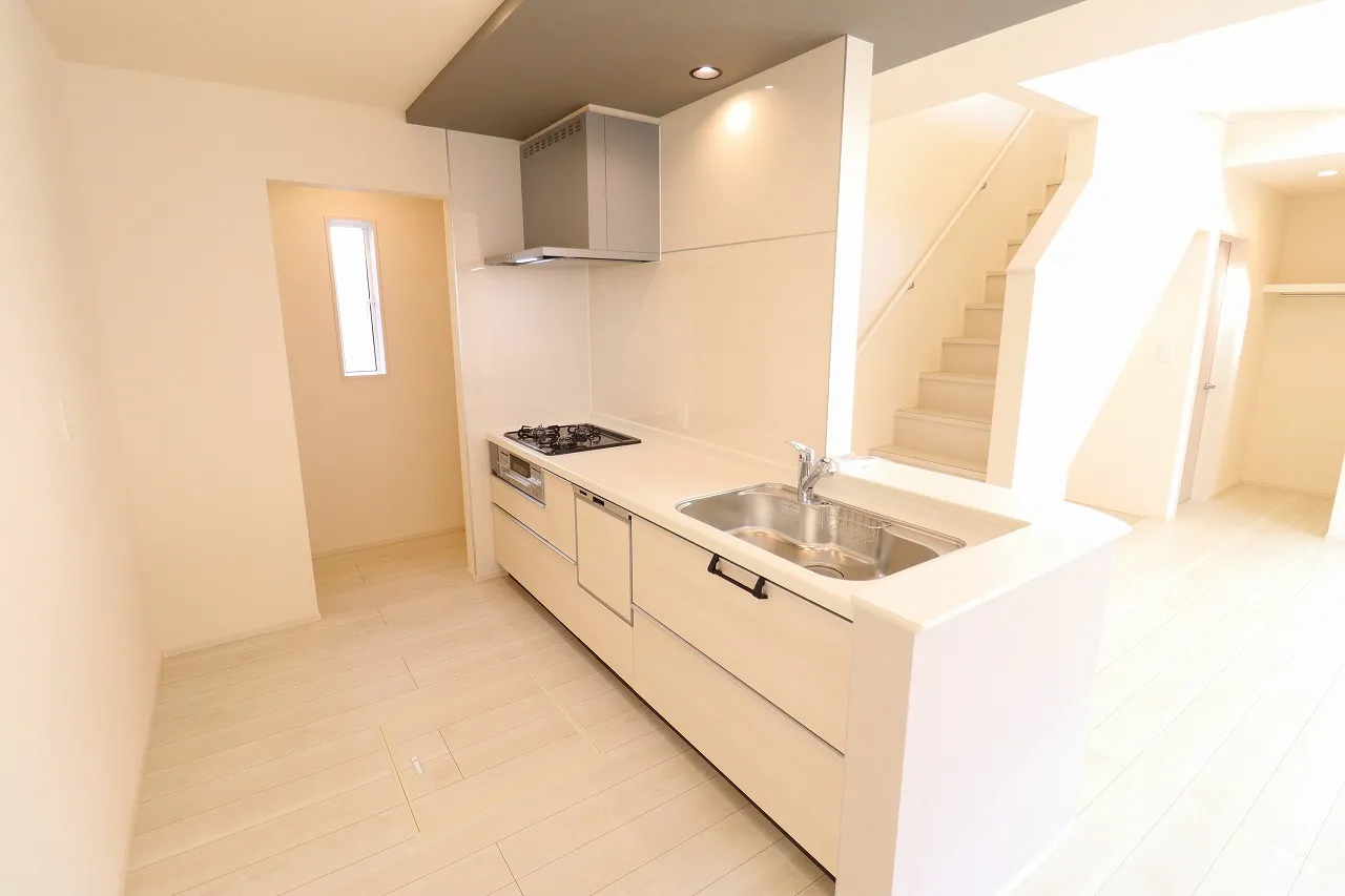 【7号棟キッチン+パントリー】