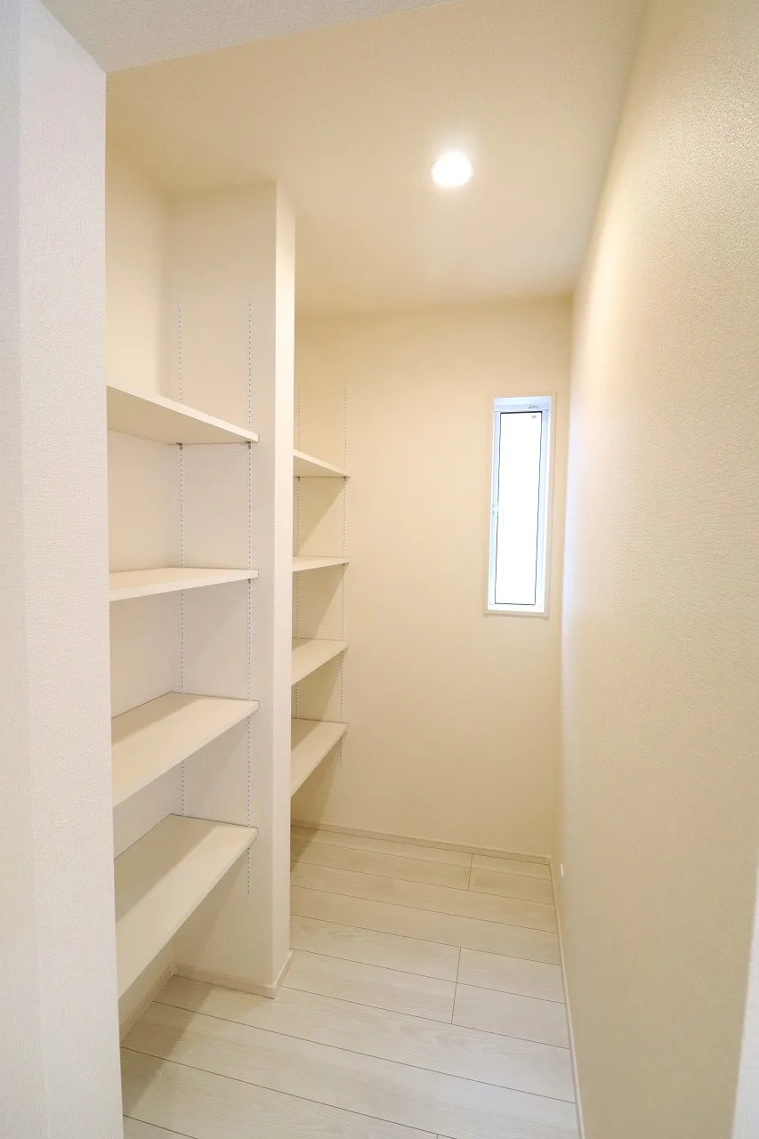 【8号棟パントリー】