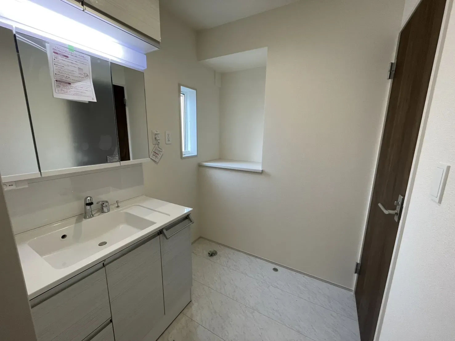 3号棟洗面所(2025年11月撮影)