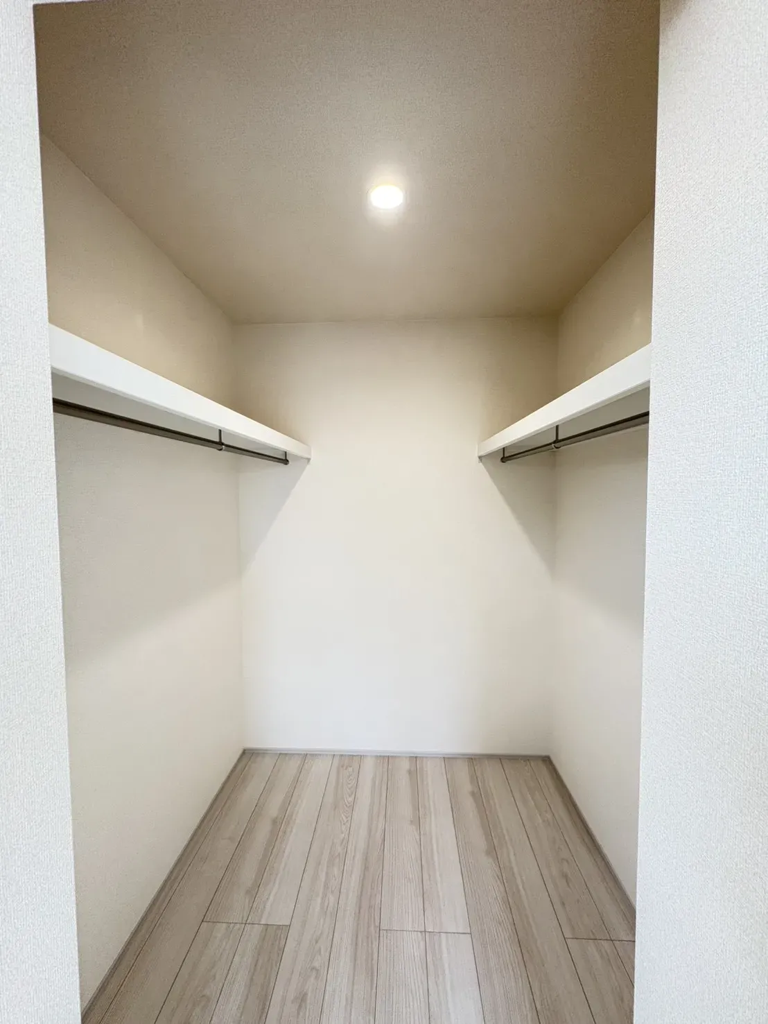 7号棟洋室7.2帖WIC(2026年4月撮影)