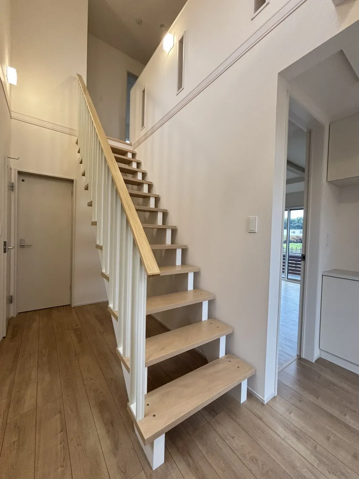 1号棟玄関(2025年10月撮影)