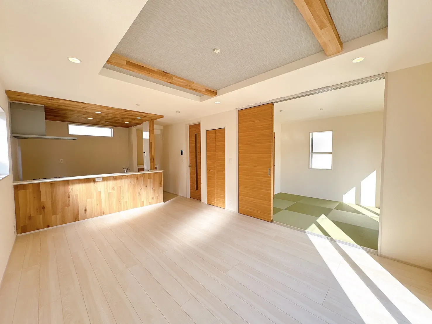 【リビング】日当たり良好なリビングです♪