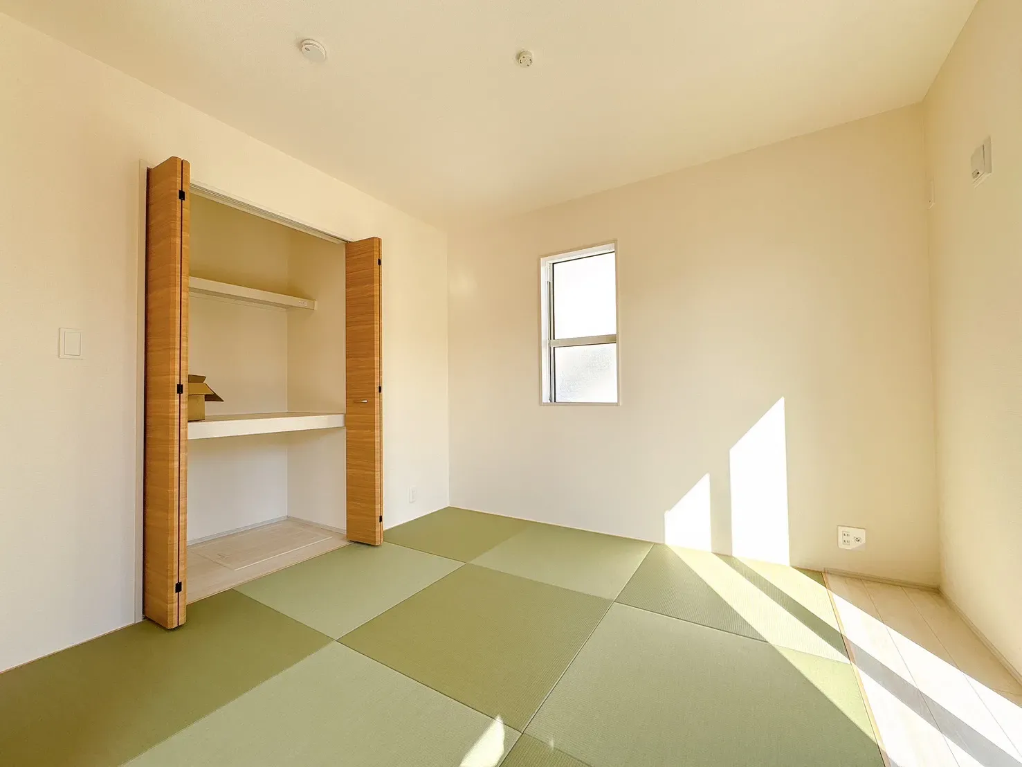 【和室】便利な収納付きです♪