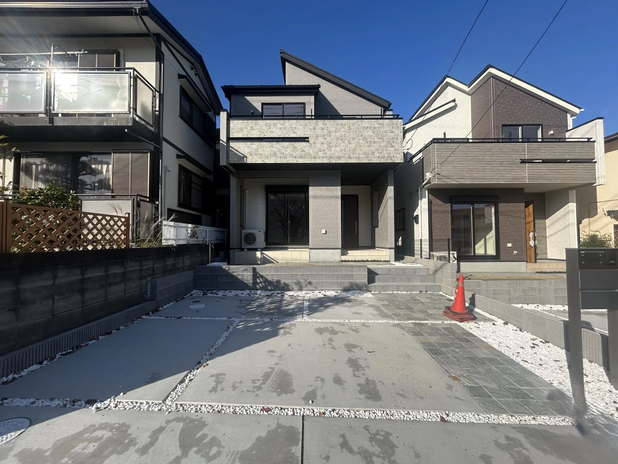 お近くの完成現場ご案内いたします。