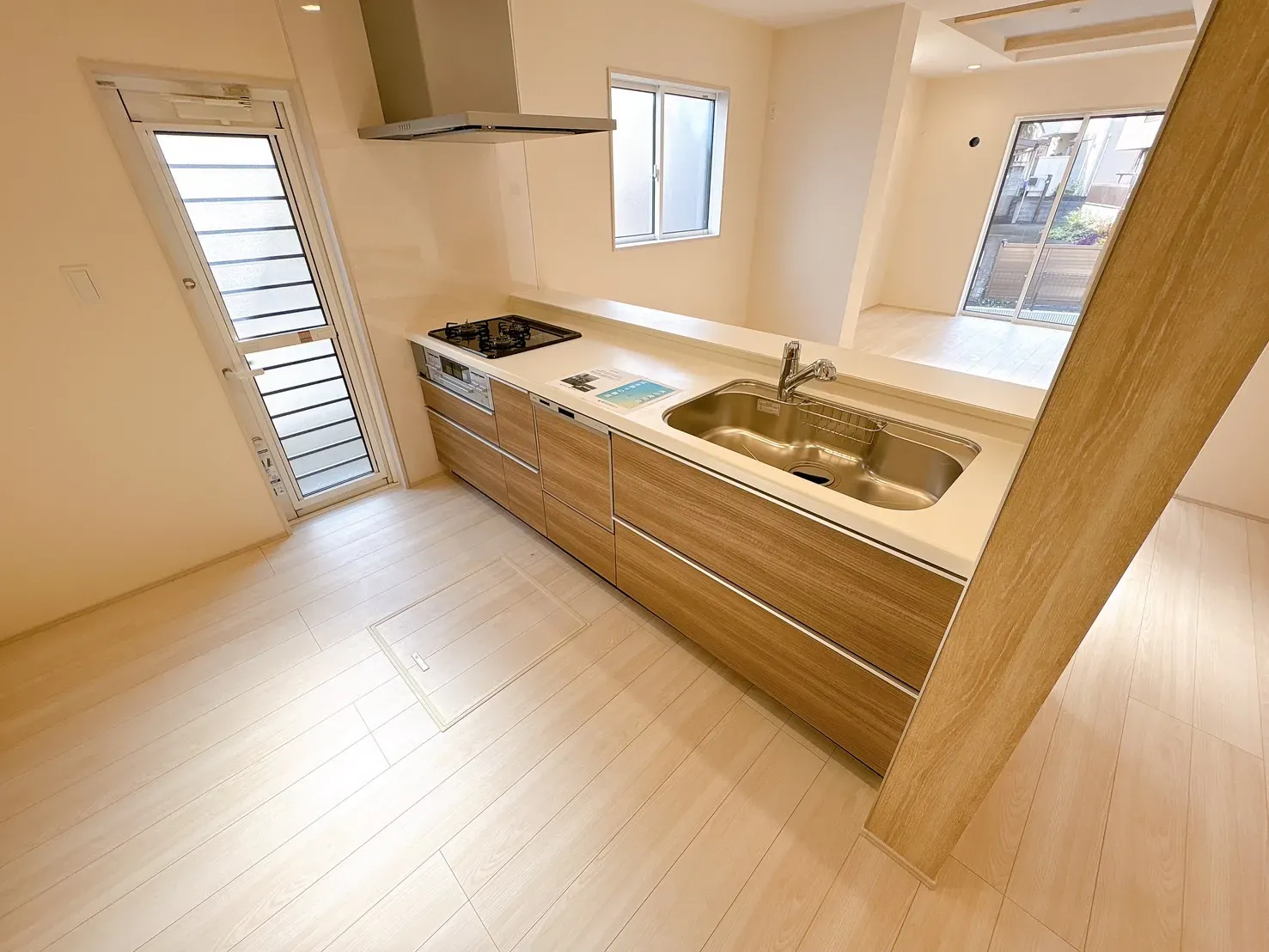 【キッチン】食洗器乾燥機、浄水器蛇口の設備充実の広々としたシステムキッチンです♪