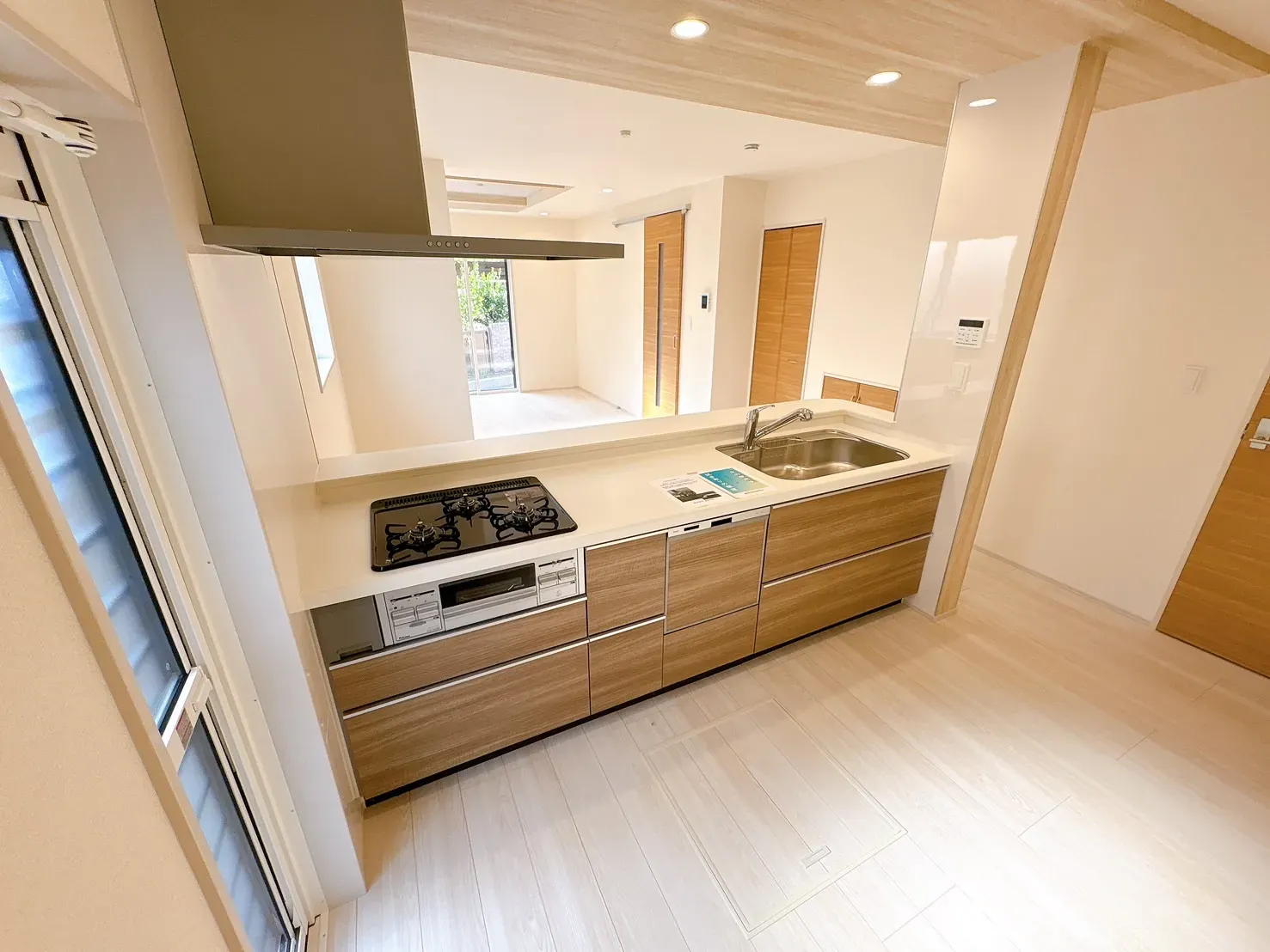 【キッチン】リビング全体が見渡せる対面キッチン♪