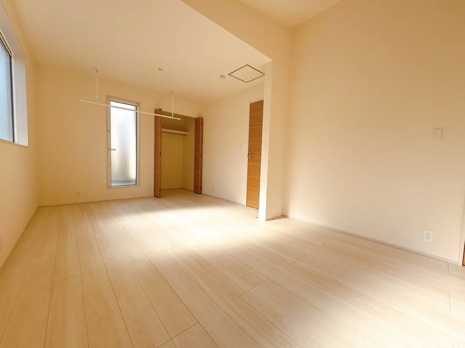 【主寝室】2つの部屋にアレンジできるフレキシブルルーム