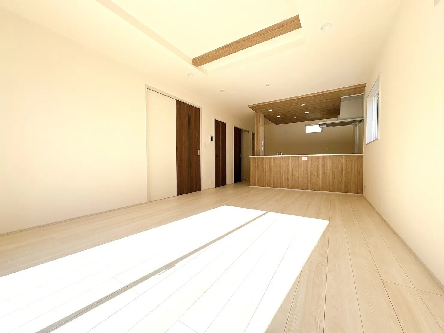 【リビング】日当たり良好なリビングです♪